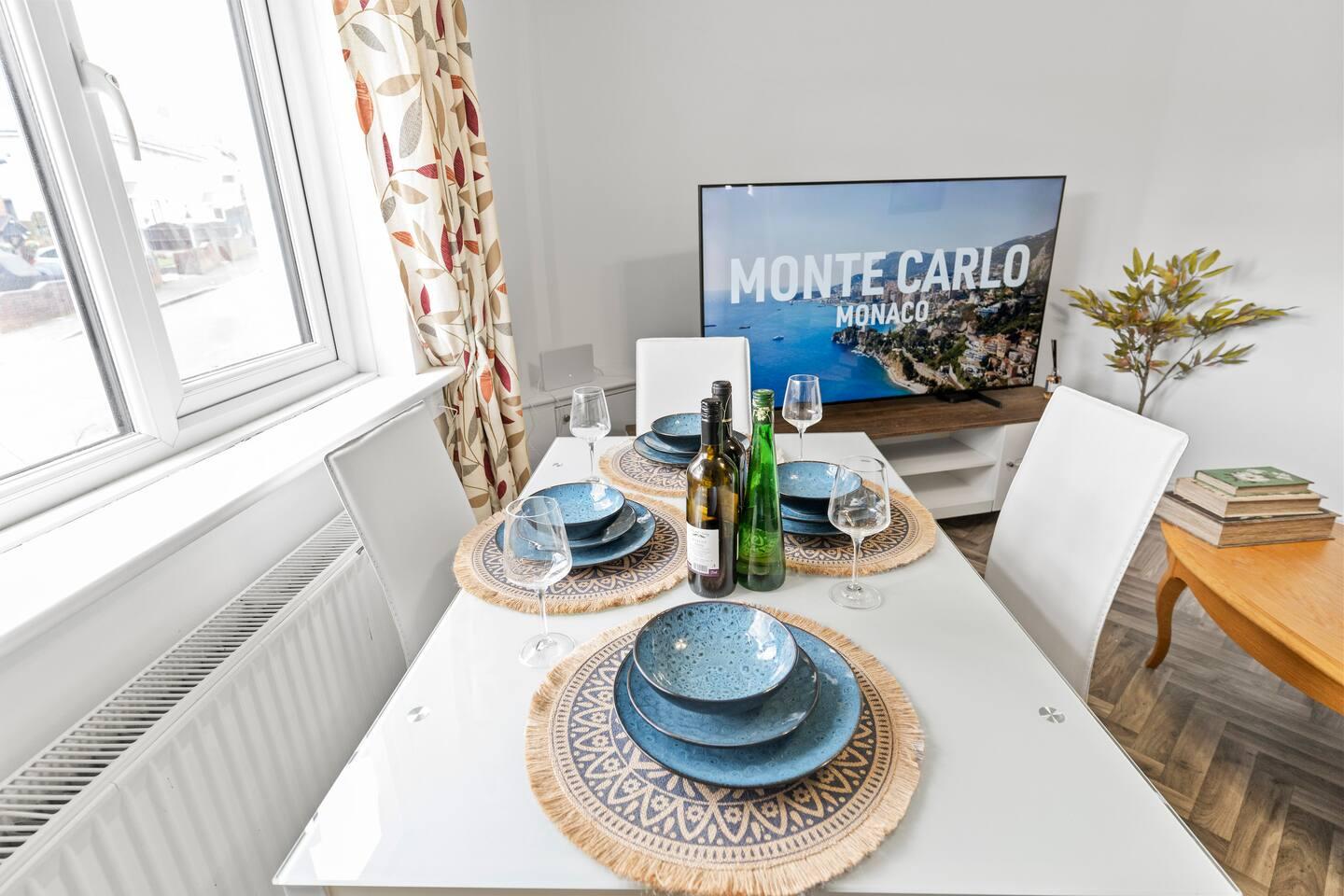 Cozy 3BR House: Short & Long Stay in Dudley5
