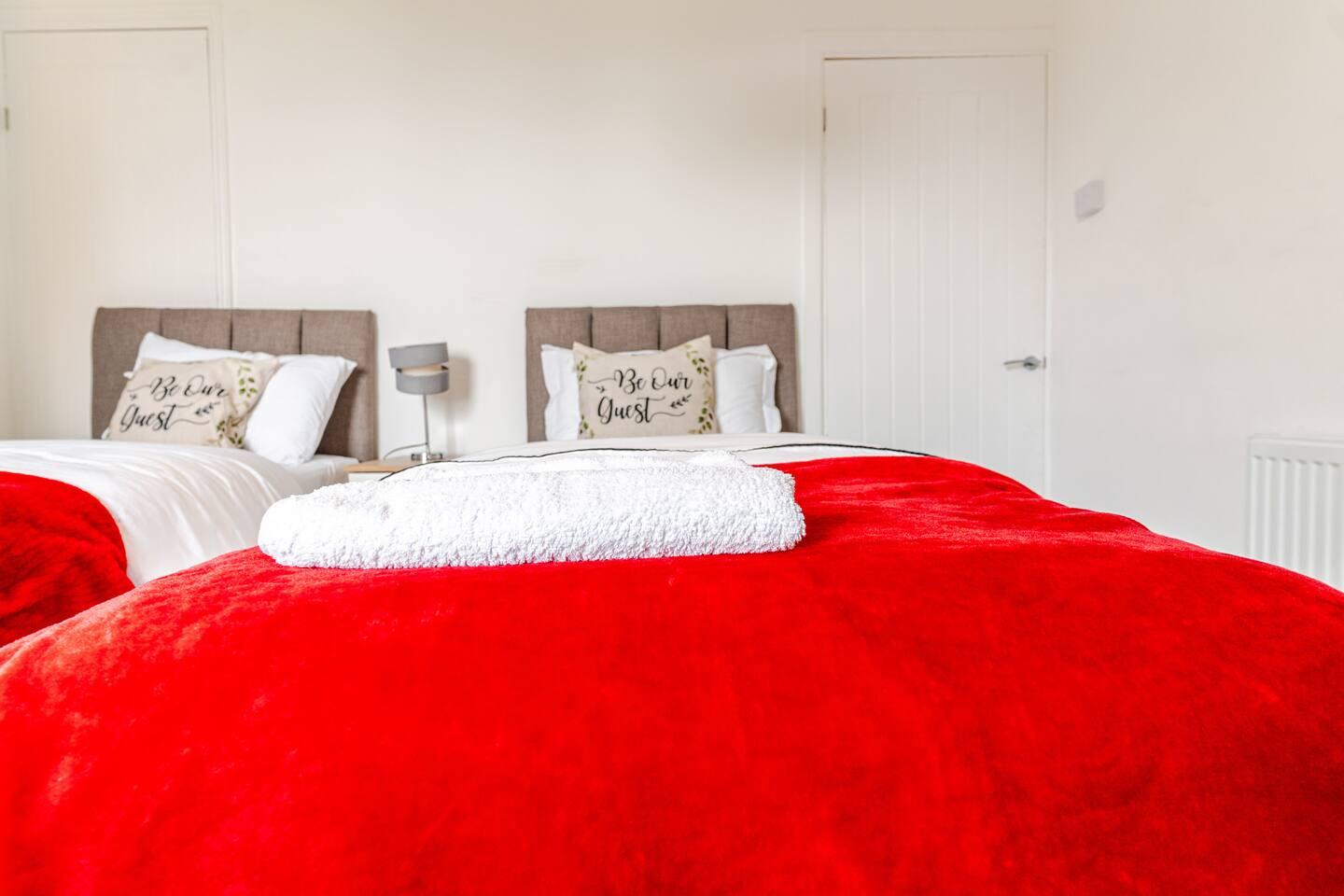Bentley Bridge 3 BedRooms House-Short or Long stay3