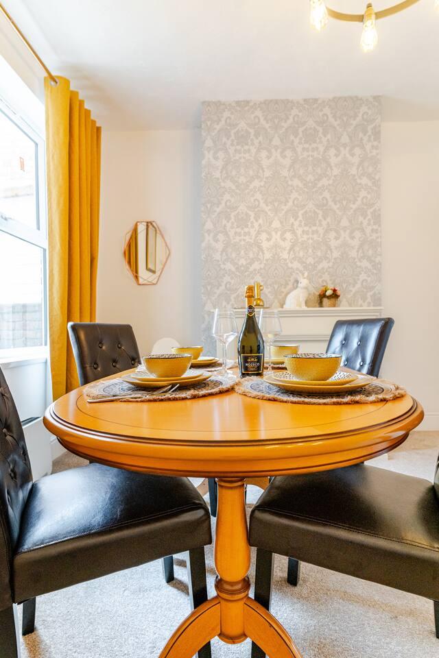 Bentley Bridge 3 BedRooms House-Short or Long stay4