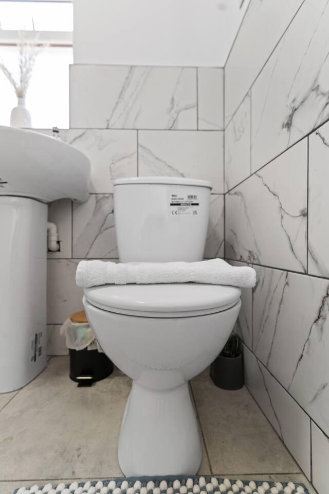 Cozy 3 BedRoom House Walsall5